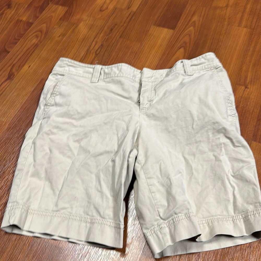 Khakis worn once in perfect condition size 6